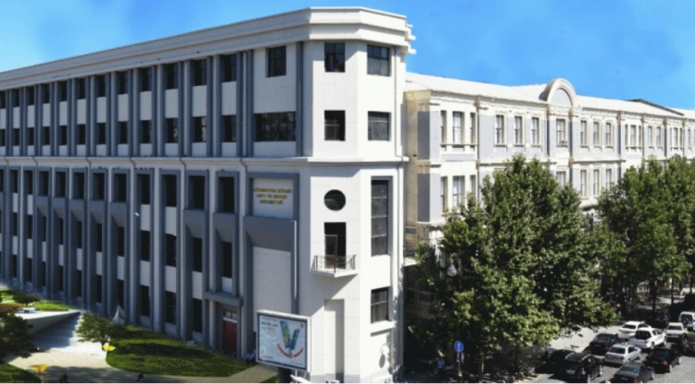 azerbaycan-dovlet-neft-ve-senaye-universiteti-publik-huquqi-shexse-chevrilib