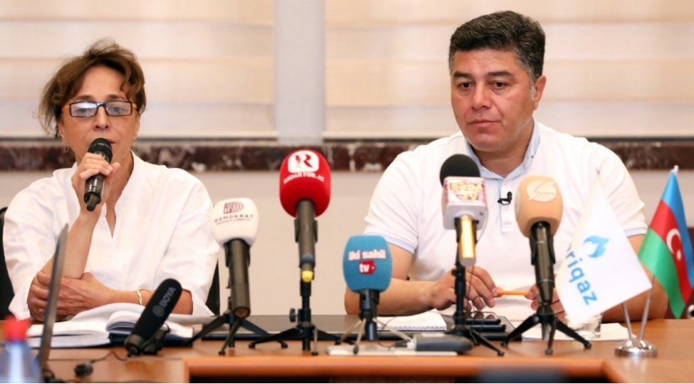 azeriqaz-266-shehid-ailesinin-ve-qazinin-menzilini-qazlashdirib-foto