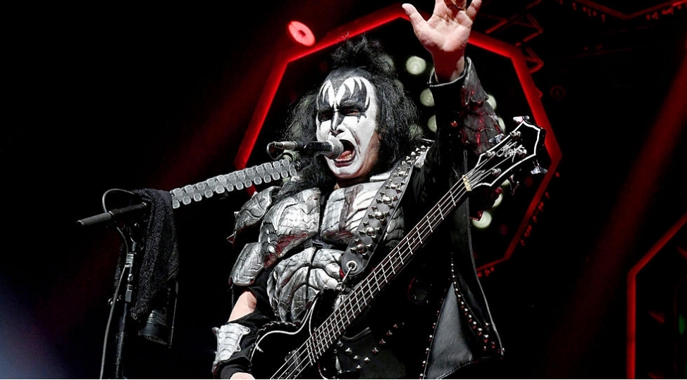 ovladlarina-miras-qoymayan-meshhurlarfoto