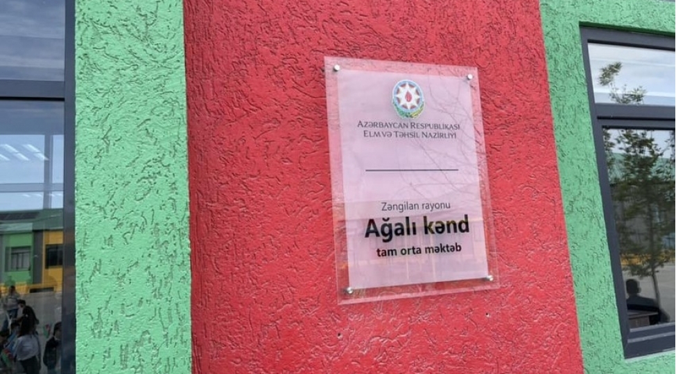 agalida-29-ilden-sonra-mekteb-achilib-video