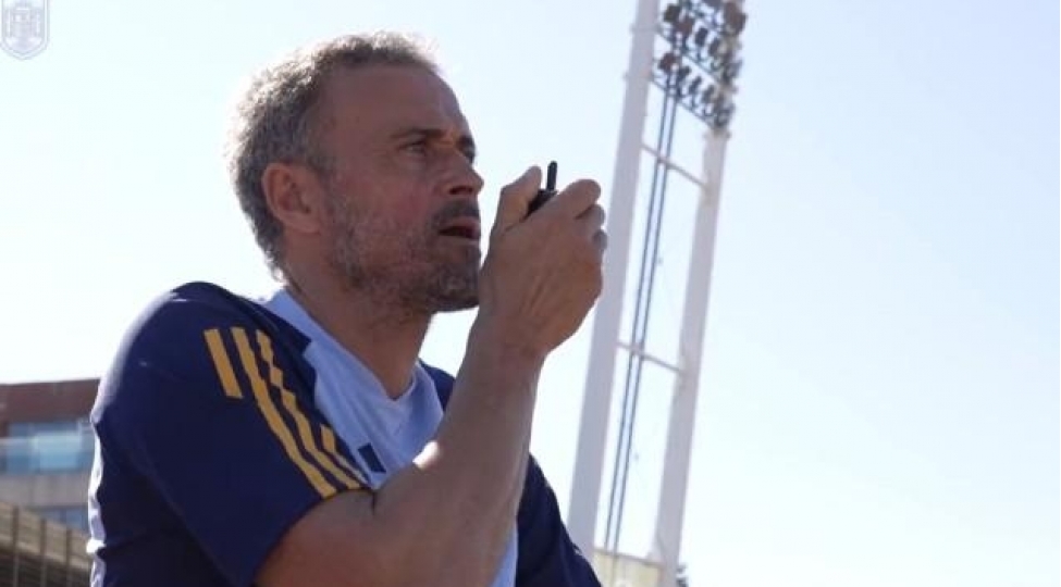 luis-enrike-futbola-yenilik-getirdi-video