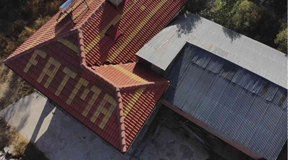 bu-kenddeki-insanlar-sevdiklerinin-adini-foto