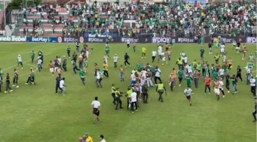 kolumbiya-futbolunda-xaos-video