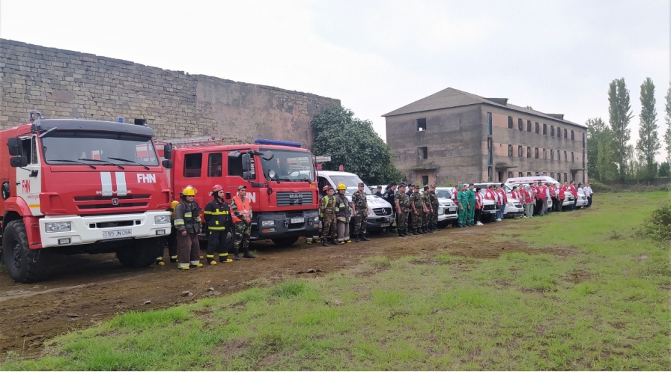 fhn-ve-azerbaycan-qizil-aypara-cemiyyeti-birge-taktiki-xususi-telim-kechirib-video