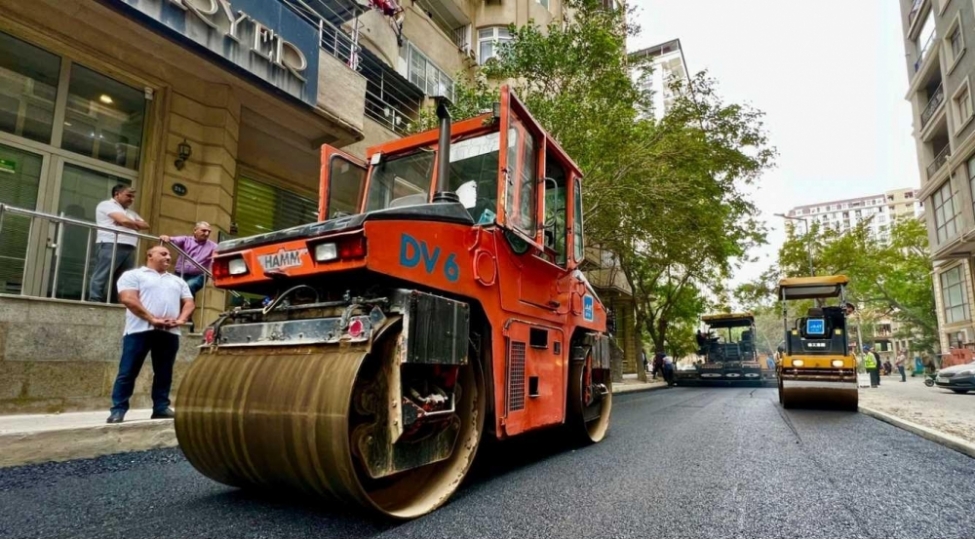 bakinin-telet-shixeliyev-kuchesi-temir-olunur-fotovideo