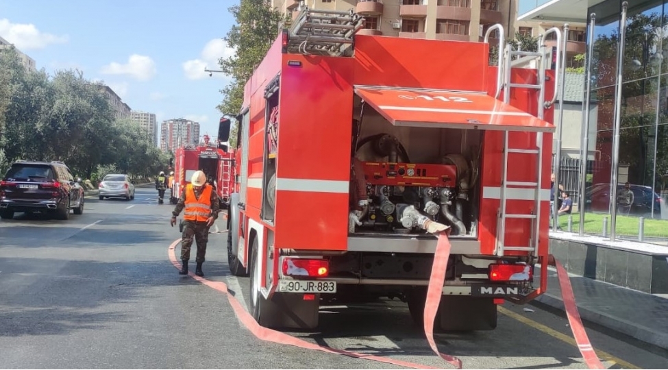 fhn-demirchi-plazada-yangin-taktiki-telim-kechirib-video