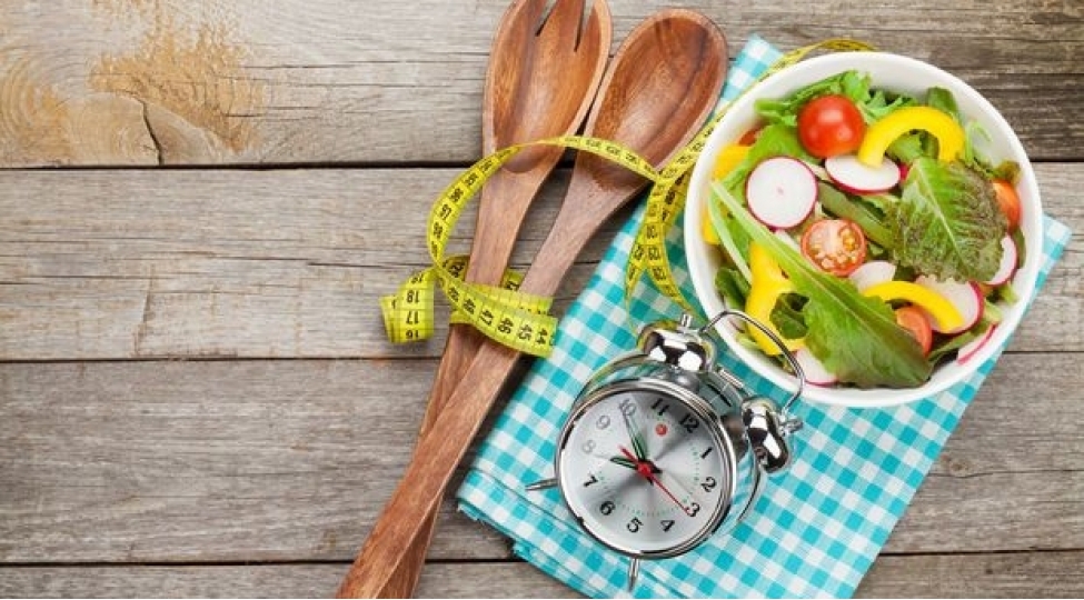 ariqlamaq-uchunhansi-saatlarda-yemek-lazimdir