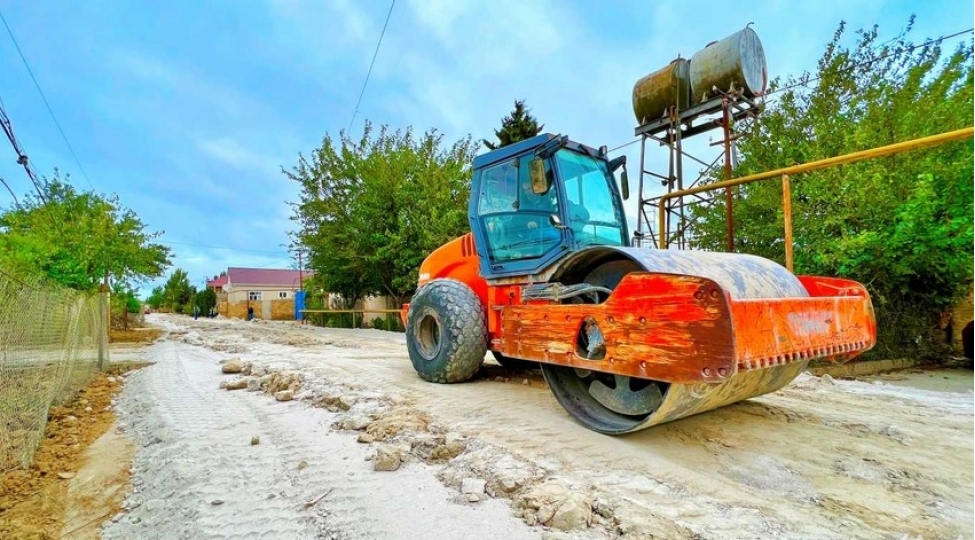 bakinin-cefer-cabbarli-kuchesi-temir-edilir-video