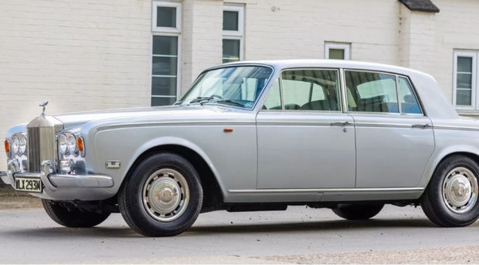 freddi-merkurinin-avtomobili-herraca-chixarilacaq-foto