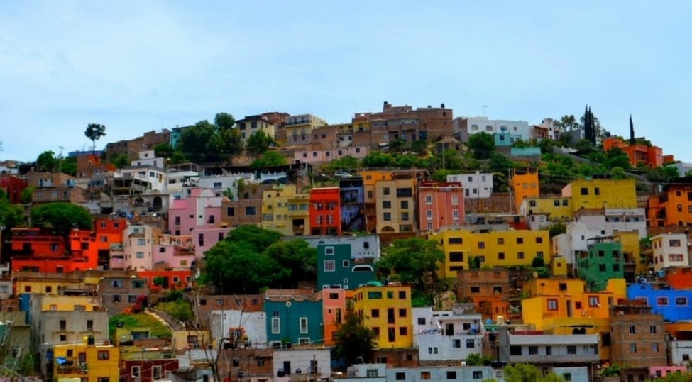 qonaqlarini-ovsunlayan-rengareng-sheherler