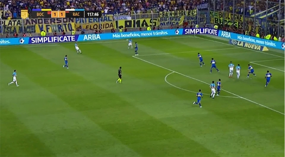 chempionlar-kuboku-oyununda-10-futbolchu-meydandan-qovulub