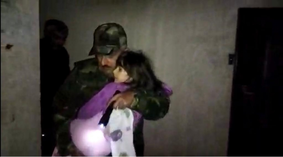 fhn-choxmertebeli-yashayish-binasinda-bash-veren-yangindan-goruntuler-yayib