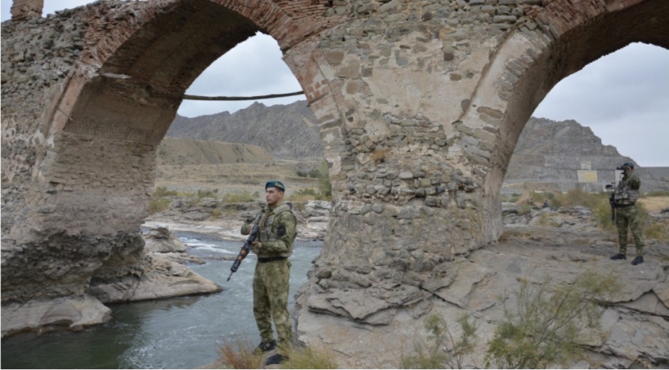 dsx-xudaferin-korpusu-uzerinde-azerbaycan-bayraginin-ucaldilmasinin-goruntulerini-yayib-video