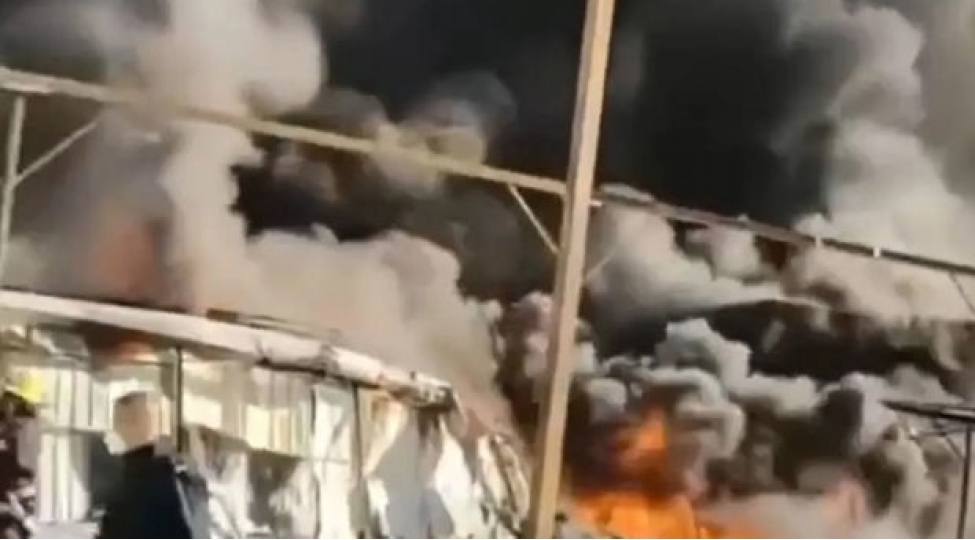 chinde-insanlar-karantin-dushergesine-od-vurdular