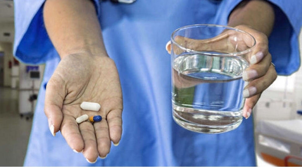 koronavirus-qaraciyer-dermani-ile-mualice-olundu-2