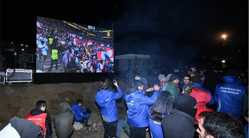 xankendi-lachin-yolunda-numayishchiler-ve-sulhmeramlilara-dch-2022-nin-finalini-izlemek-uchun-sherait-yaradilib