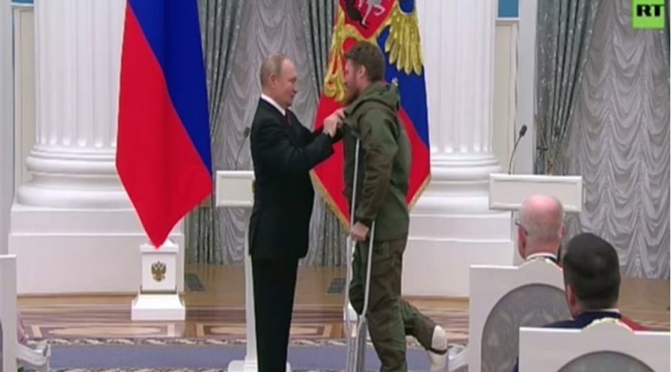 putin-ermeniperest-jurnaliste-mukafat-teqdim-edib-video