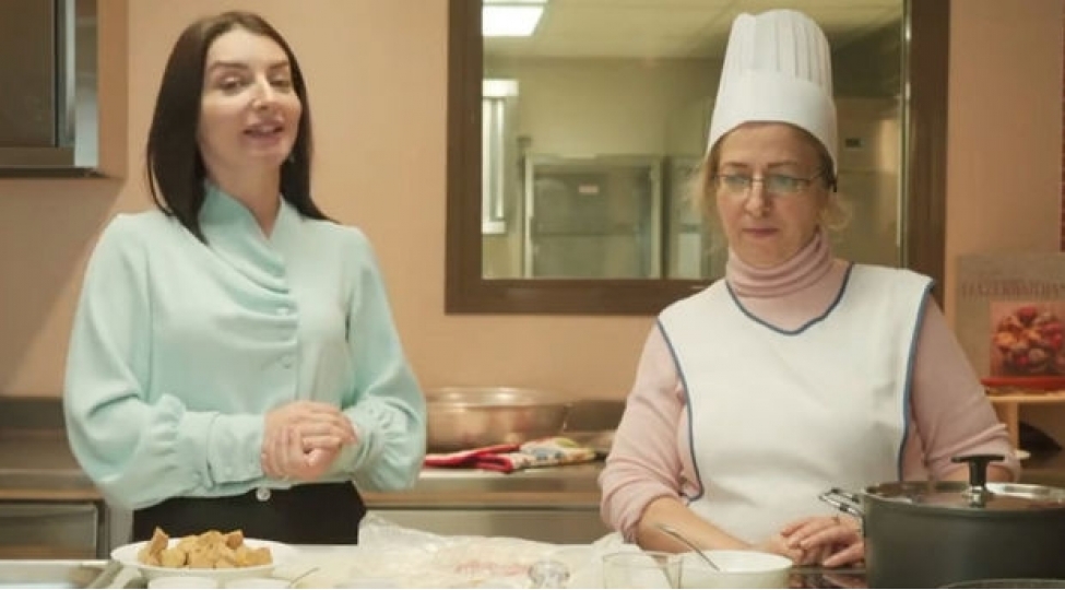 azerbaycanli-sefirden-milli-koloritli-bayram-tebriki