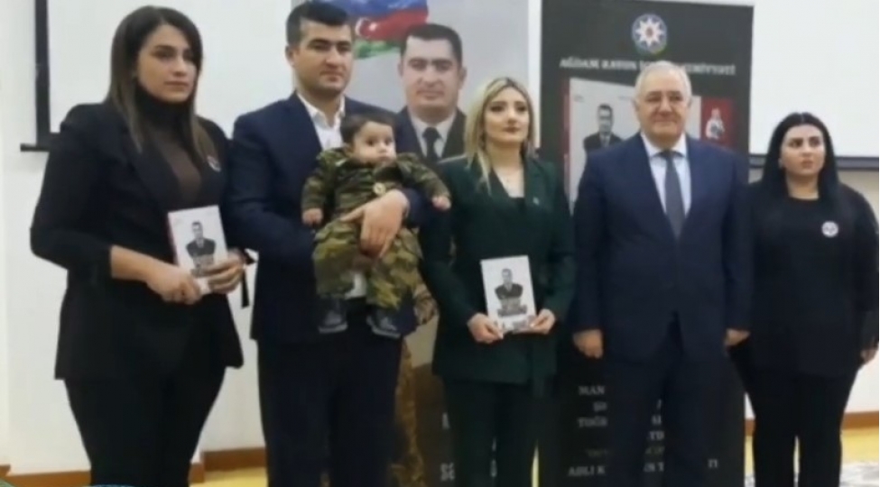 shehid-togrul-memmedova-hesr-edilmish-qeyret-tecessumu-kitabinin-teqdimati-kechirilib-video
