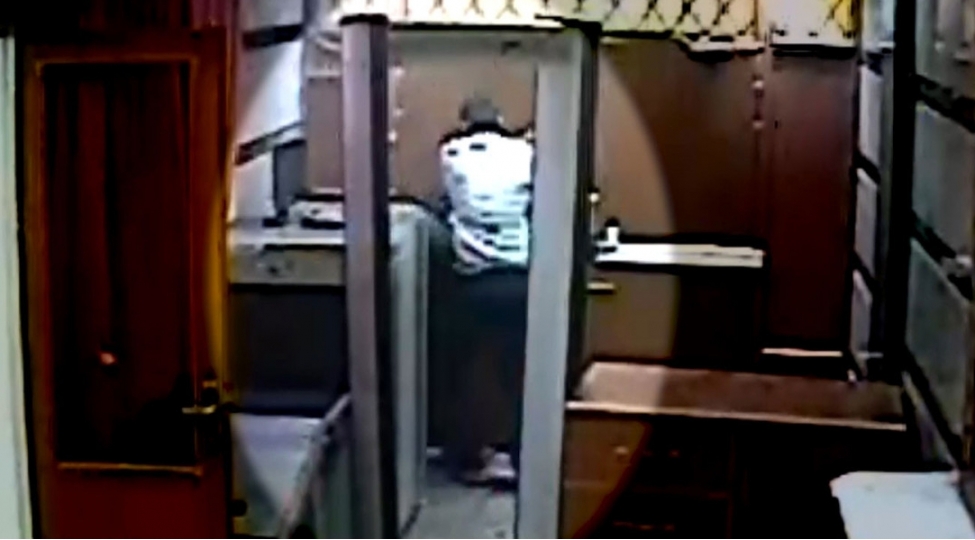 azerbaycanin-irandaki-sefirliyine-qarshi-toredilmish-terror-hucumuna-dair-videocharx