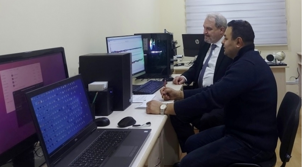 afad-in-numayendeleri-seysmoloji-xidmet-merkezinin-emekdashlarina-telim-kechibler
