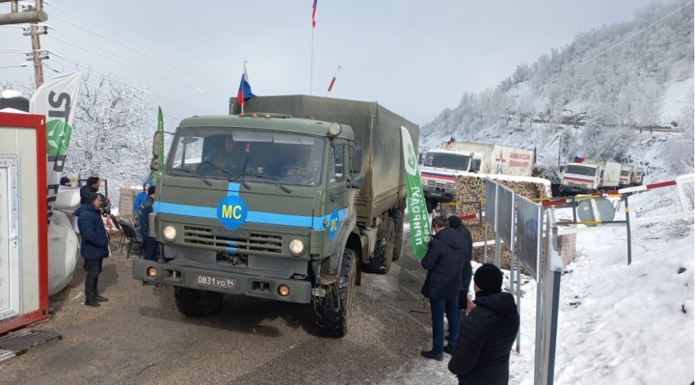 rusiya-sulhmeramlilarina-aid-avtomobil-karvani-aksiya-erazisinden-serbest-kechib