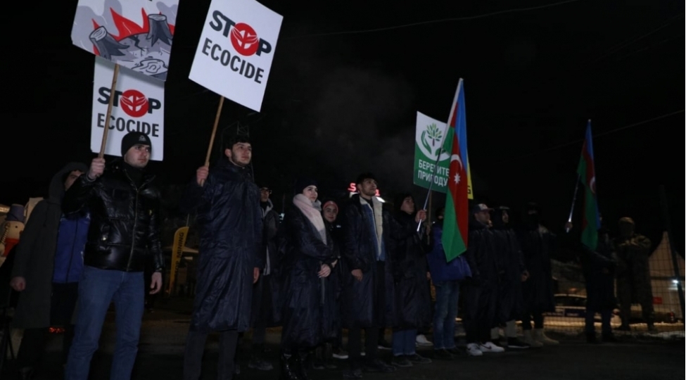 lachin-xankendi-yolu-aksiya-gece-saatlarinda-da-ruh-yuksekliyi-ile-davam-edir-2