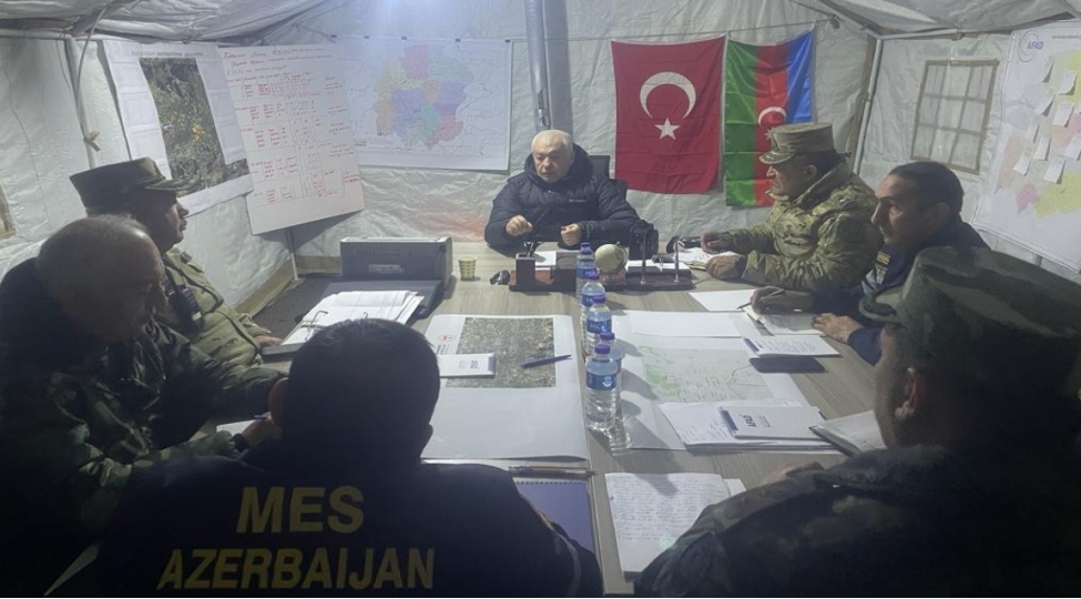 fhn-in-zelzele-bolgesindeki-qerargahinda-atilacaq-novbeti-addimlar-muzakire-edilib-foto
