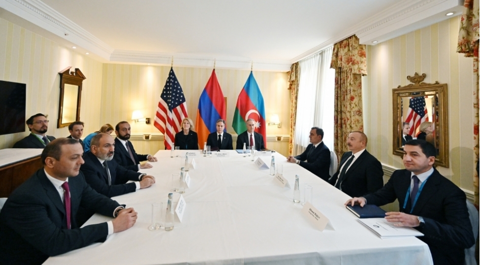 munxende-prezident-ilham-eliyevin-absh-in-dovlet-katibi-ve-ermenistanin-bash-naziri-ile-birge-gorushu-olub-yenilenib