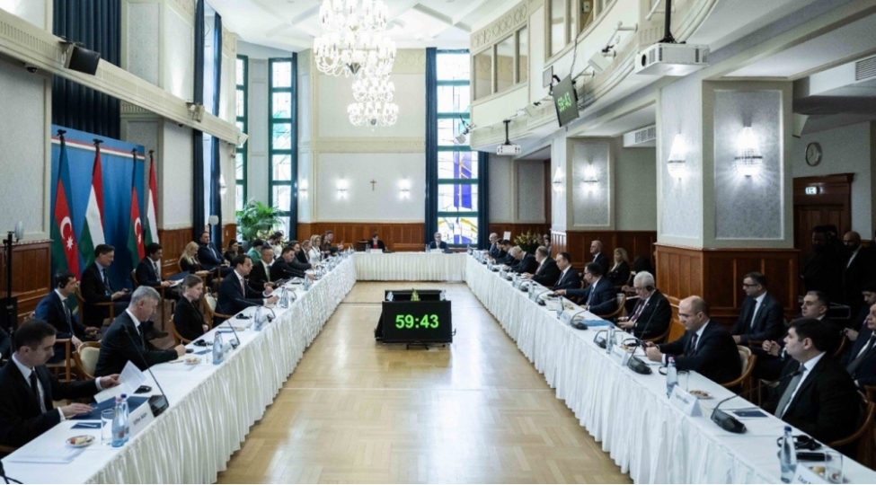 azerbaycanla-macaristan-arasinda-qarabagda-aparilan-shehersalma-fealiyyeti-muzakire-edilib