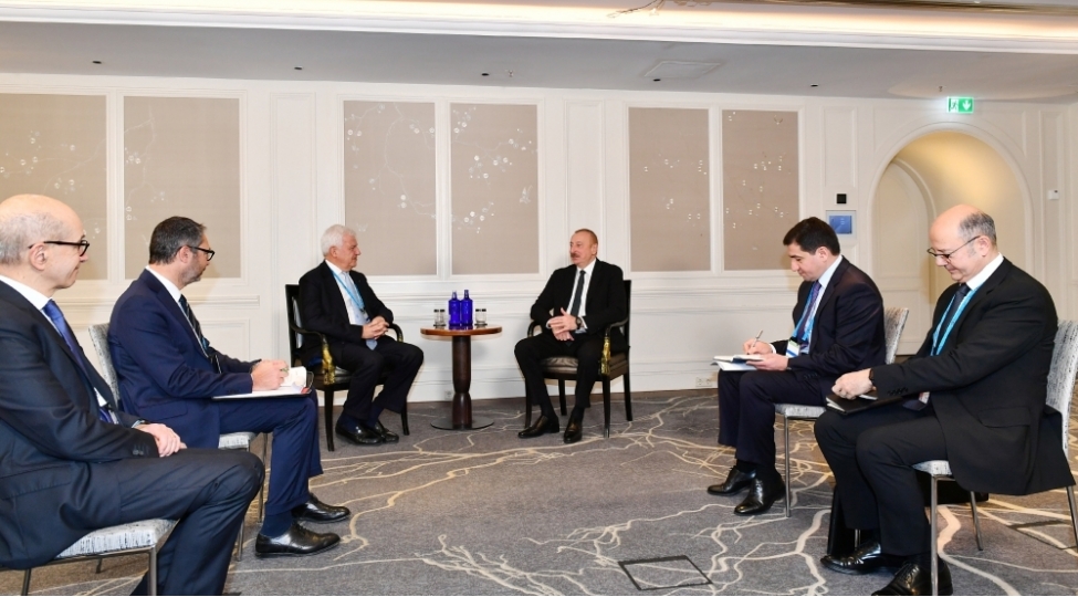 prezident-ilham-eliyev-munxende-leonardo-shirketinin-bash-icrachi-direktoru-ile-gorushub-yenilenib