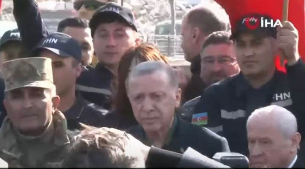 erdogan-ve-baxchali-hatayda-azerbaycan-fhn-in-xilasedicileri-ile-gorushub