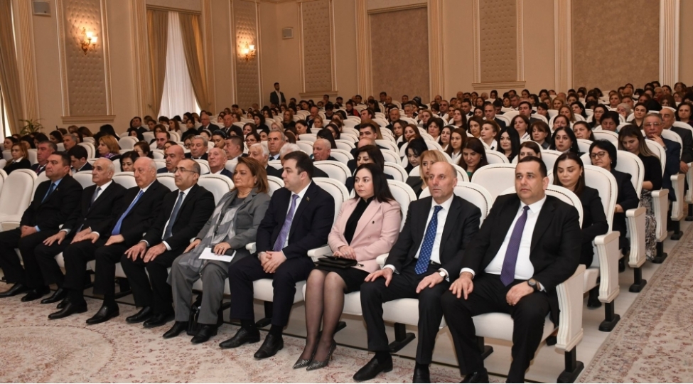 sumqayitda-heyder-eliyev-ili-cherchivesinde-tedbir-kechirilib-foto