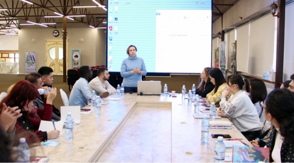 xiii-beynelxalq-multikulturalizm-qish-mektebi-regionda-davam-edir-foto
