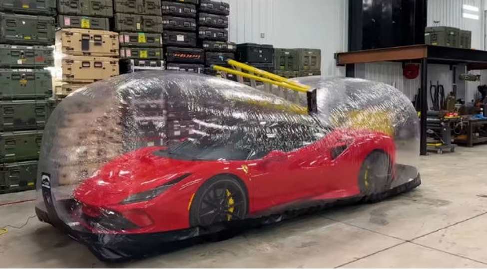 avtomobili-qoruyan-xususi-chexol-hazirlanib-video