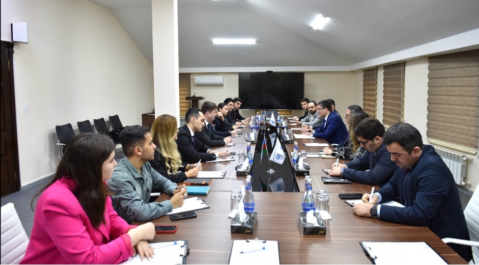 ehmed-ismayilov-gencler-teshkilatlarinin-rehber-ve-numayendeleri-ile-gorushub-foto