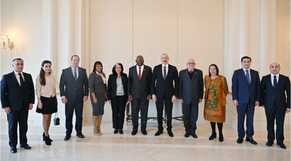 prezident-ilham-eliyev-kubanin-vitse-prezidentinin-bashchiliq-etdiyi-numayende-heyetini-qebul-edib-yenilenib