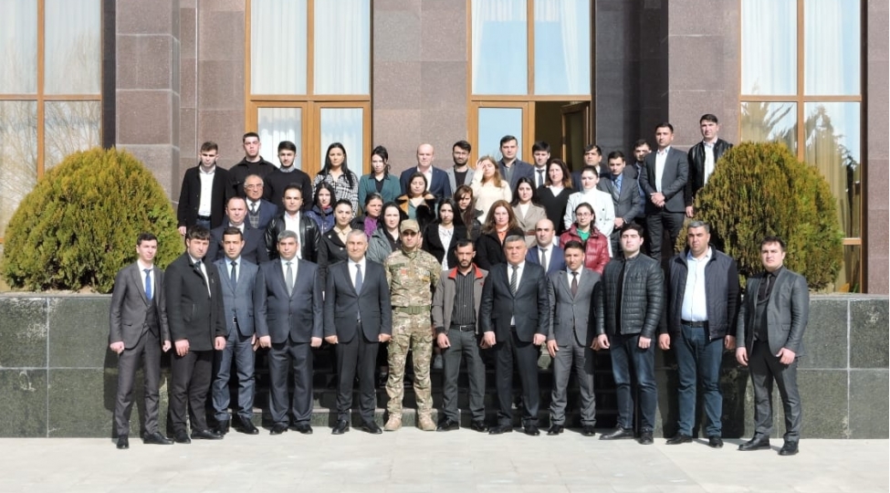qobustanda-genc-partiya-feallari-heyder-eliyev-merkezini-ziyaret-edibler-foto