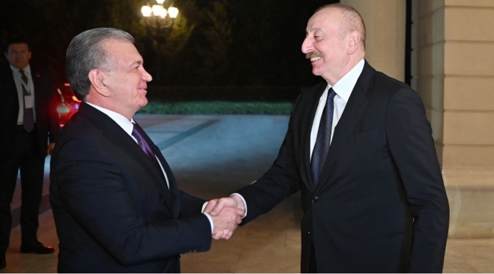 azerbaycan-prezidenti-ilham-eliyev-ozbekistan-prezidenti-shavkat-mirziyoyev-ile-gorushub-foto