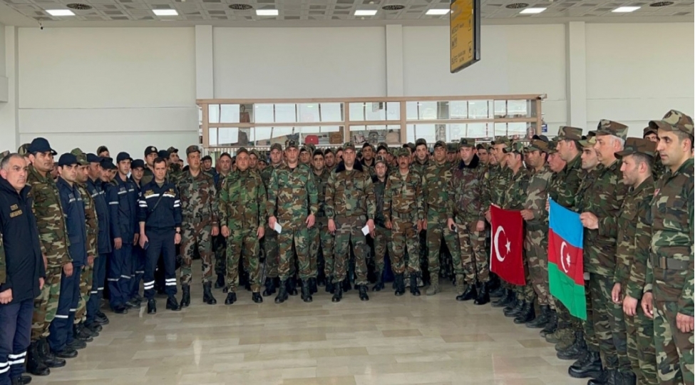 fhn-in-turkiyede-olan-chevik-xilasetme-quvvelerinin-novbeti-qrupu-olkemize-yola-dushub-video