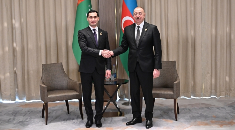 azerbaycan-ve-turkmenistan-prezidentleri-gorushub-foto