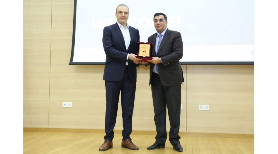 mckinsey-shirketinin-rehberi-socar-in-baki-ali-neft-mektebinde-master-klas-kechib-foto