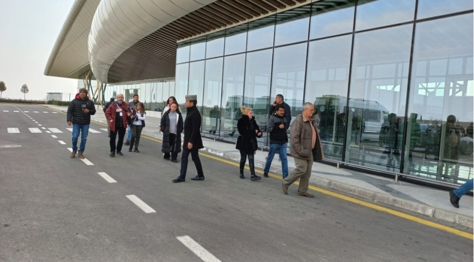 xarici-media-numayendelerinin-fuzuli-rayonuna-seferi-bashlayib