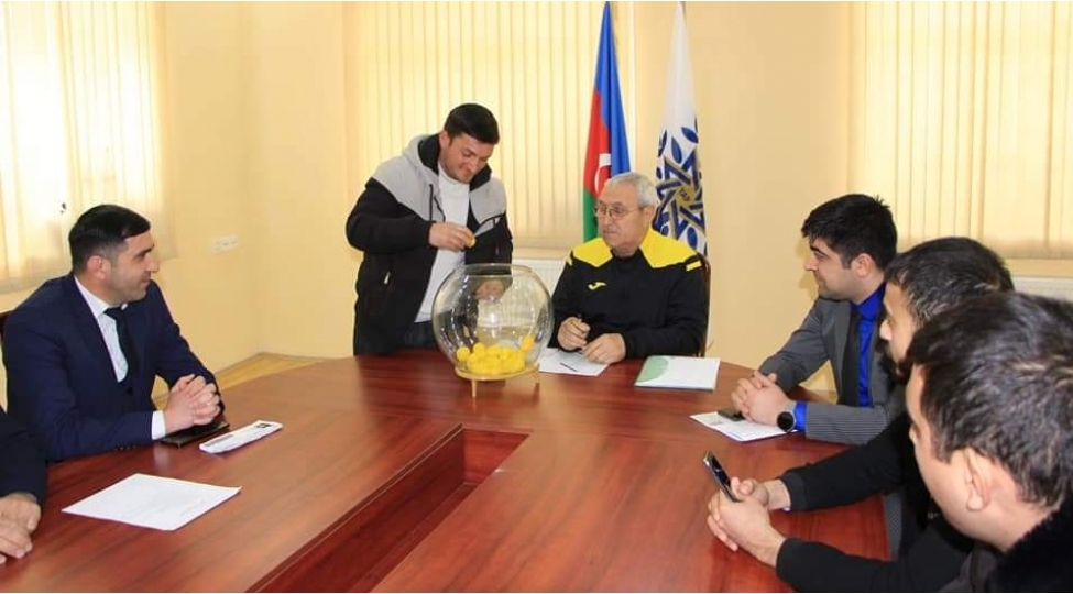 yevlaxda-mini-futbol-uzre-rayon-turnirine-start-verilib-foto