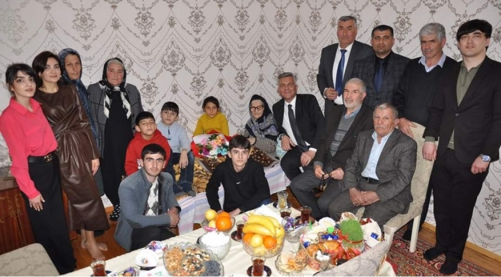 bilesuvarin-en-yashli-qadinlari-ziyaret-olunub-foto