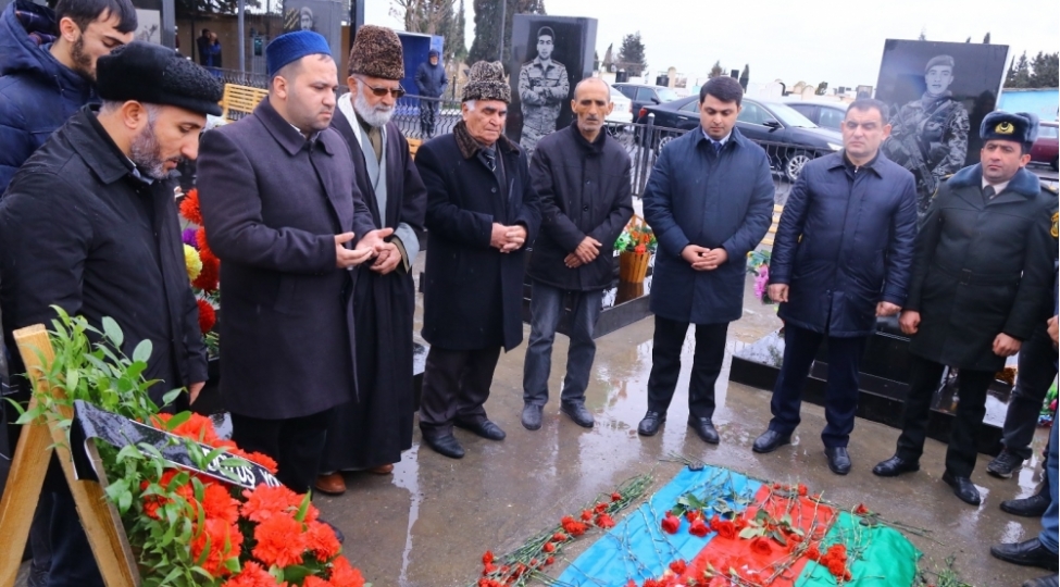 neftchalda-shehid-herbi-qulluqchu-kamran-huseynovun-yas-merasimi-kechirilib-foto