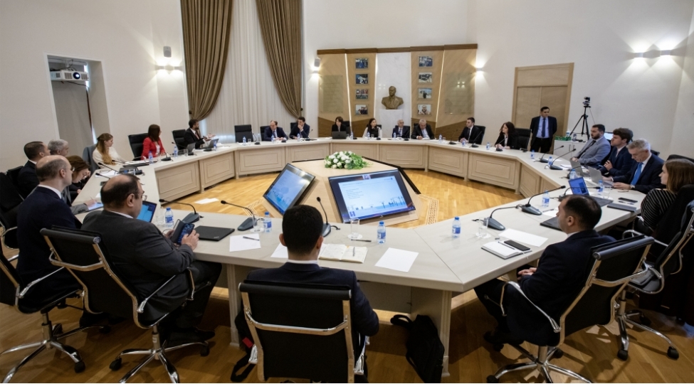 socar-areave-masdar-yashil-enerji-layihelerini-muzakire-edib-foto