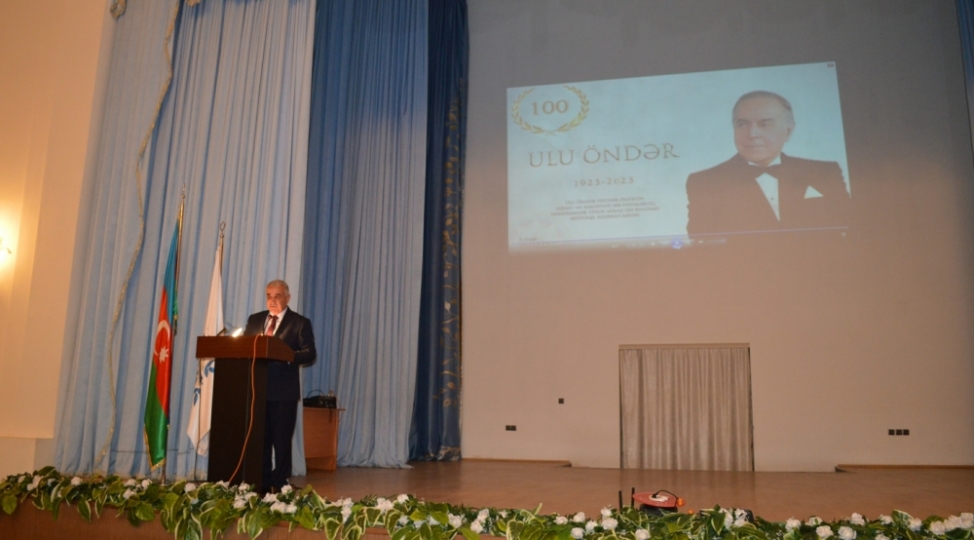 balakende-heyder-eliyev-ili-ile-elaqedar-tedbir-kechirilib-foto