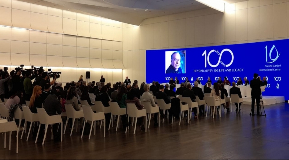 heyder-eliyevin-guclu-iradesi-ve-xalqina-derin-sevgisi-var-idi