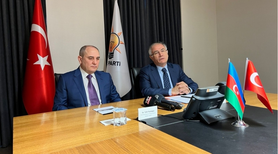 yap-sedrinin-muavini-ile-ak-parti-sedrinin-xarici-elaqeler-uzre-muavini-arasinda-gorush-kechirilib-foto